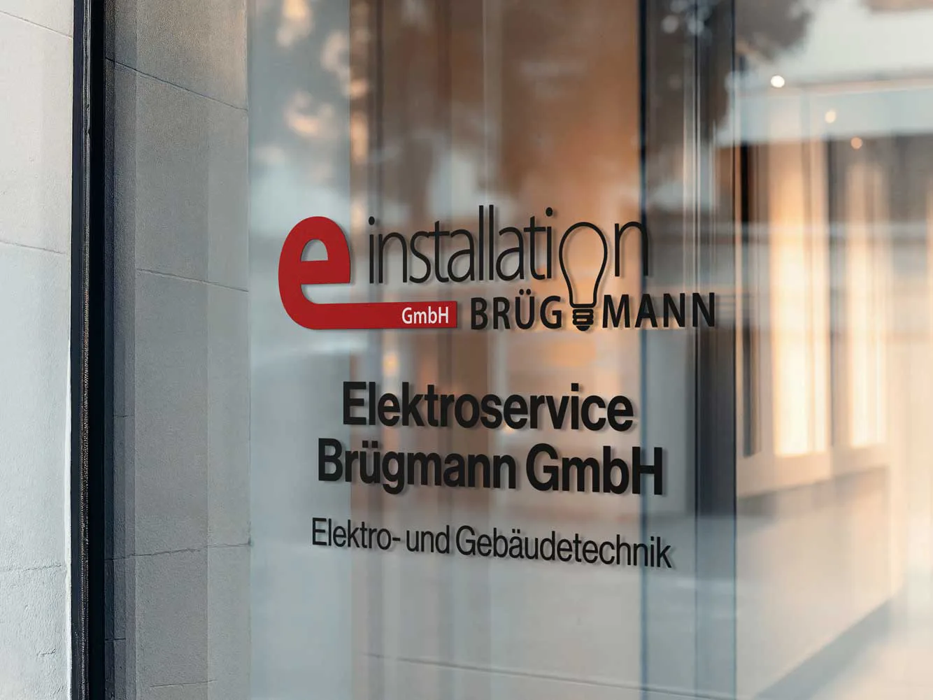 Out of Home Werbung an einer Fensterscheibe